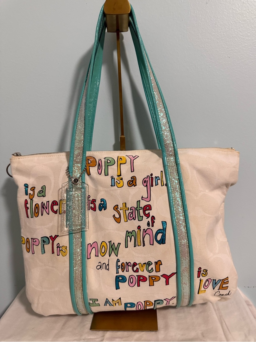Coach 2010 “RARE” Multicolor Poppy Script Tote! With clear hang tag! 🩵🩵